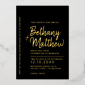 Minimalistische kalligrafie script bruiloft zwart  folie uitnodiging (Voorkant)