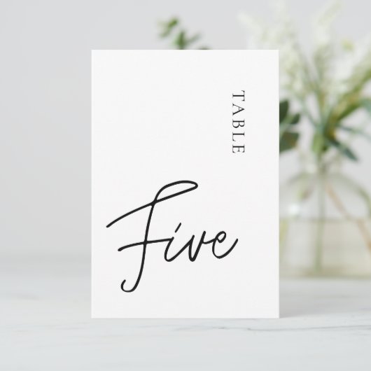 Minimalistische kalligrafie Zwart Witte Tafel Vijf Kaart (Staand voorkant)