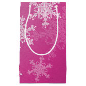 Minimalistische Kerst met Roze Witte Sneeuwvlokken Klein Cadeauzakje (Voorkant)