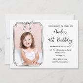 Minimalistische Kids Verjaardag Bow Foto Zwart & W Kaart (Voorkant)