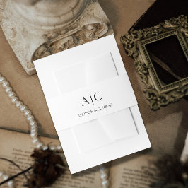 Minimalistische klassieke witte monogram trouw uitnodigingen wikkel