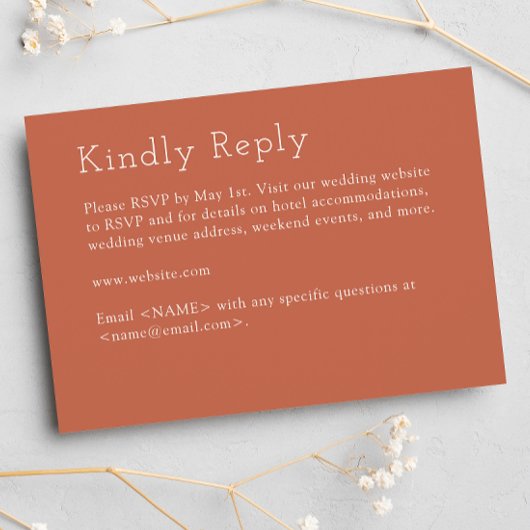 Minimalistische koper rode bruiloft RSVP kaartje