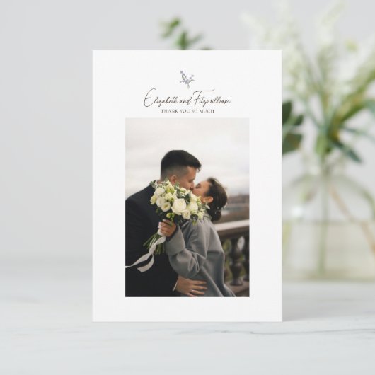Minimalistische koppels Hand in Hand Bloemen Foto Bedankkaart (Staand voorkant)