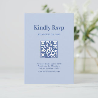 Minimalistische Kust Stofblauw Trouw QR Code RSVP Kaartje