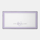 Minimalistische Lavendel Script Tweegrens Monogram Bureaumat (Voorkant)