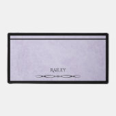 Minimalistische Lavendel Zwarte Monogram Gegraveer Bureaumat (Voorkant)