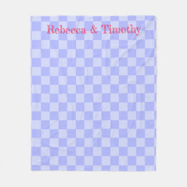 Minimalistische lichtblauwe patroontegel met aange fleece deken