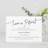 Minimalistische liefde is geduldig bruiloft update kaart (Staand voorkant)