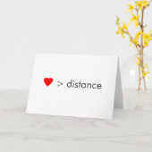minimalistische " liefde is groter dan afstand " , kaart (Gele Bloem)