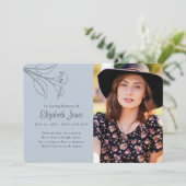 Minimalistische Lily Memorial-fotokaart (Staand voorkant)