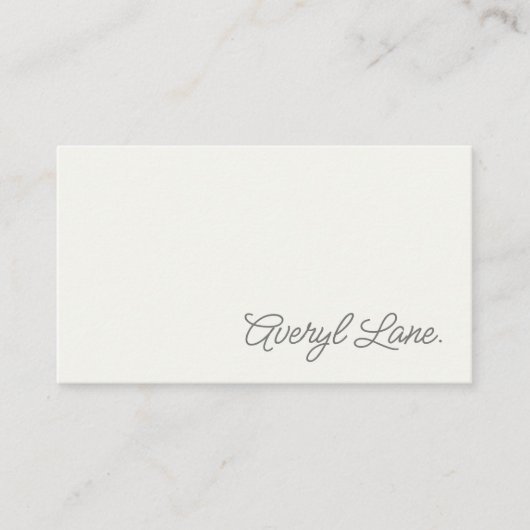 Minimalistische luxe boetiekivoor elegant script visitekaartje (Voorkant)