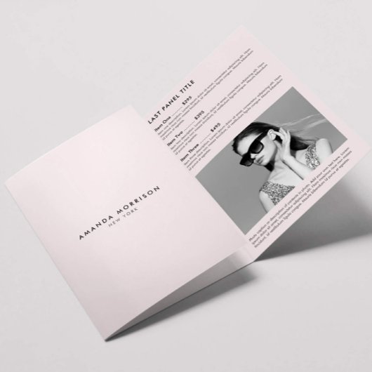 Minimalistische luxe boutique pastel roze brochure drieluik kaart