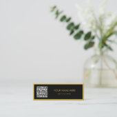 Minimalistische M Goud Zwart Schrift QR Wit Contactkaartje (Staand voorkant)