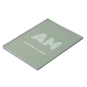 Minimalistische Matcha Saliegroen Monogram Notitieboek (Linkerzijde)