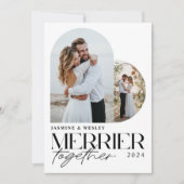 Minimalistische Merrier Samen Trouwen Kerstmis Feestdagenkaart (Voorkant)