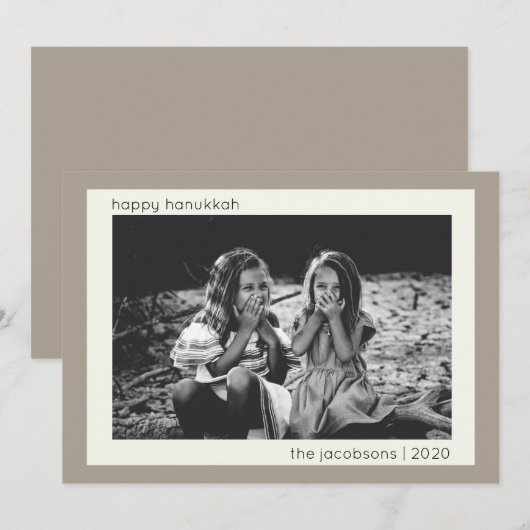 Minimalistische Modern Taupe Hanukkah Foto Feestdagenkaart (Voorkant / Achterkant)