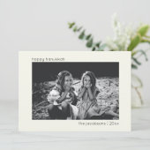 Minimalistische Modern Trendy Hanukkah Foto Feestdagenkaart (Staand voorkant)