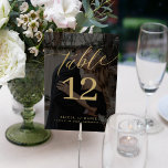 Minimalistische moderne aangepaste foto goud zwart kaart<br><div class="desc">Elegant vet kalligrafie script eenvoudige moderne zwart en gouden tekst donkere overlay bruid en bruidegom namen en foto gepersonaliseerde bruiloft tafelnummer. Houd er rekening mee dat u verschillende nummers moet bestellen om ze aan te passen en ze een voor een in het winkelwagentje te plaatsen (één kaart zonder 1, een...</div>