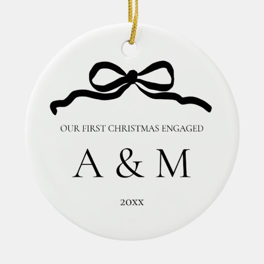 Minimalistische moderne boog eerste kerst verloofd keramisch ornament (Voorkant)