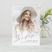 Minimalistische moderne chique script foto Afstude Kaart (Staand voorkant)