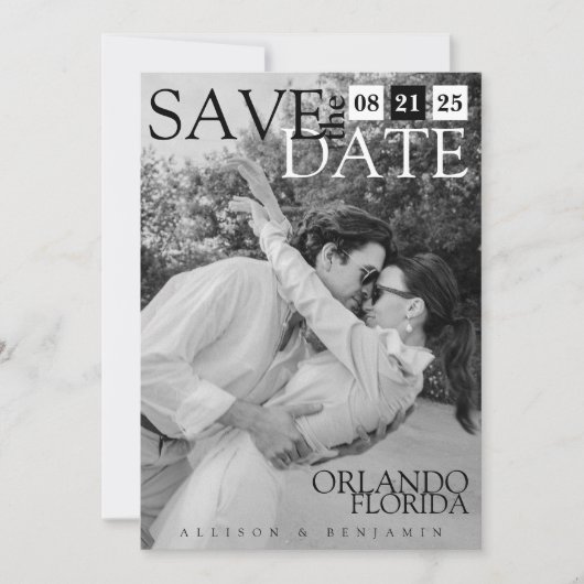 Minimalistische, moderne, elegante zwart-wit foto save the date (Voorkant)