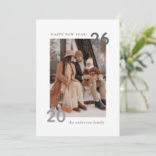 Minimalistische moderne familie gelukkig nieuwjaar feestdagenkaart (Staand voorkant)