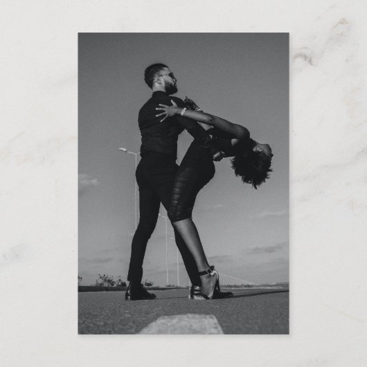 Minimalistische moderne foto inline monogram bruil informatiekaartje (Achterkant)