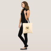 Minimalistische Moderne Gouden Monogram Canvas tas (Voorkant (model))