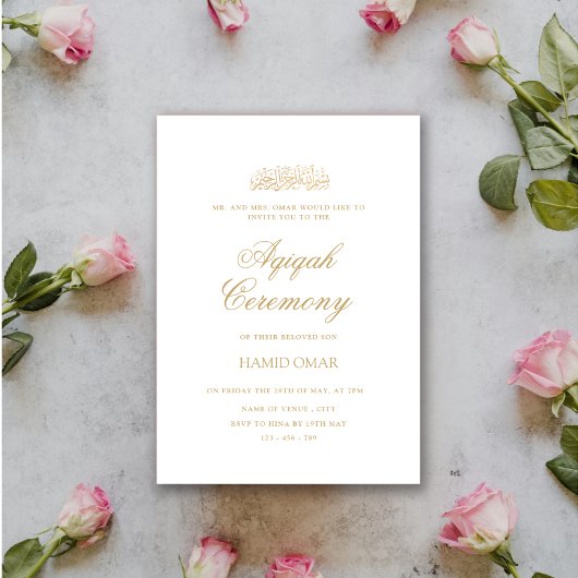 Minimalistische moderne gouden script Baby Aqiqah  Kaart