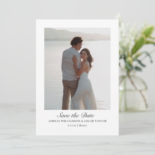 Minimalistische moderne grote foto klassiek script save the date (Staand voorkant)
