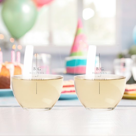 Minimalistische moderne inline monogram bruiloft wijnglas zonder voet (Insitu (Verjaardag))