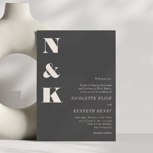 Minimalistische moderne monogram zachte zwarte bru kaart