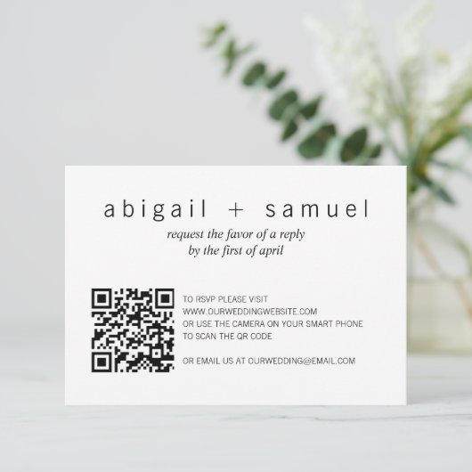 Minimalistische moderne QR-code voor foto's RSVP Kaartje (Staand voorkant)