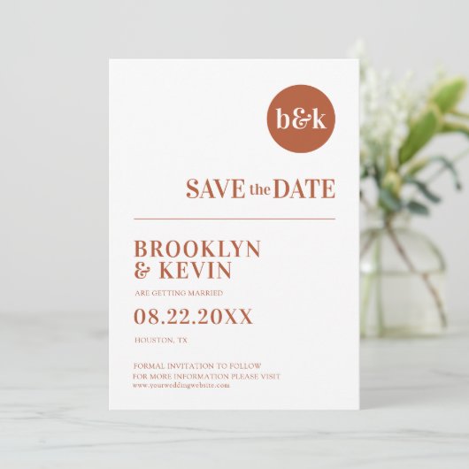 Minimalistische moderne Rust Terracotta Wedding Mo Save The Date (Staand voorkant)