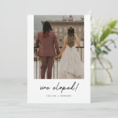 Minimalistische moderne script foto bruiloft Elope Aankondiging (Staand voorkant)