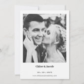 Minimalistische moderne Serif lettertype bruiloft Kaart (Achterkant)