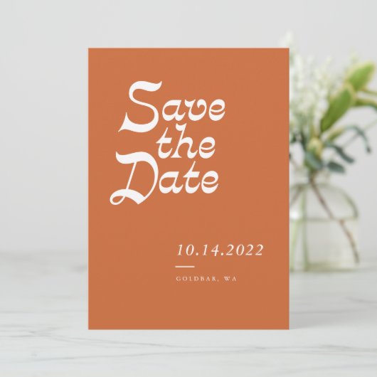 Minimalistische moderne terracotta Save the Date Kaart (Staand voorkant)
