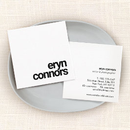 Minimalistische moderne typografie zwart wit vierkante visitekaartje