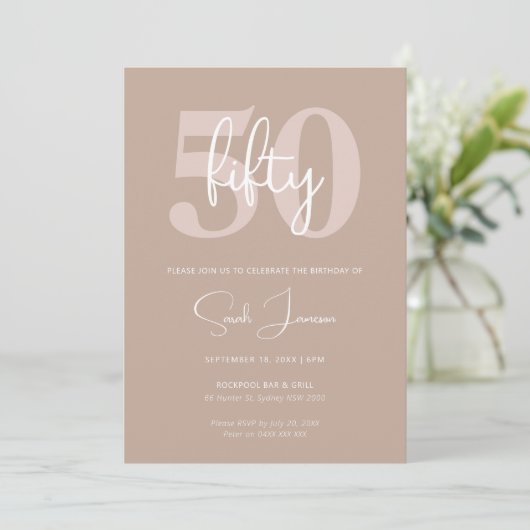 Minimalistische Moderne uitnodiging van de 50ste v (Staand voorkant)