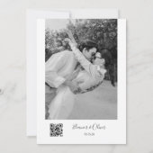 Minimalistische Moderne Zwart Wit Foto QR Huwelijk Kaart (Achterkant)