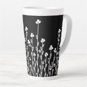 Minimalistische moderne zwart witte doodle bloemen latte mok (Rechterhoek)