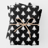 Minimalistische moderne zwart-witte kerstbomen inpakpapier vel (In situ)