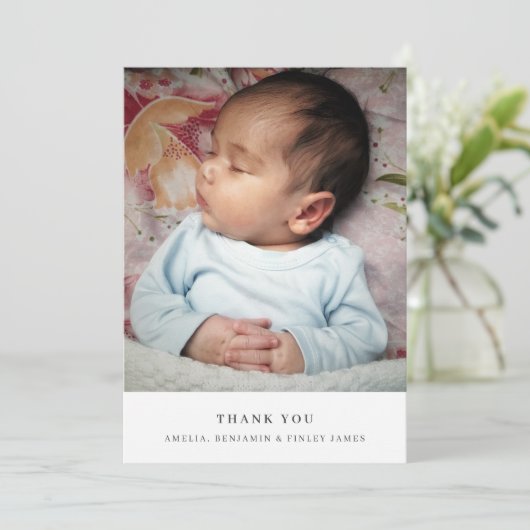 Minimalistische moderne zwarte typografie Baby Fot Bedankkaart (Staand voorkant)