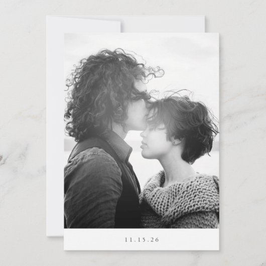 Minimalistische moderne zwarte Typografie Foto Wed Save The Date (Voorkant)