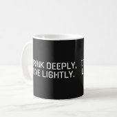 Minimalistische Mok - "Drink diep, leef licht" (Voorkant links)