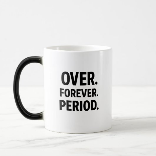 Minimalistische mok met 'Over Forever Period' (Links)