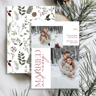 Minimalistische Mr en Mrs Red Married & Merry Foto Feestdagenkaart