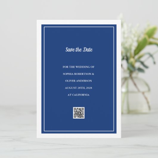 Minimalistische Navy Blue QR Code Save the Date Ka Kaart (Staand voorkant)