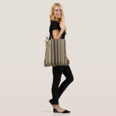 Minimalistische neutrale aardetone verticale gestr tote bag (Op model)