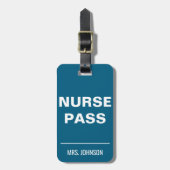 Minimalistische Nurse Pass - Bold Blue School Hall Bagagelabel (Voorkant verticaal)